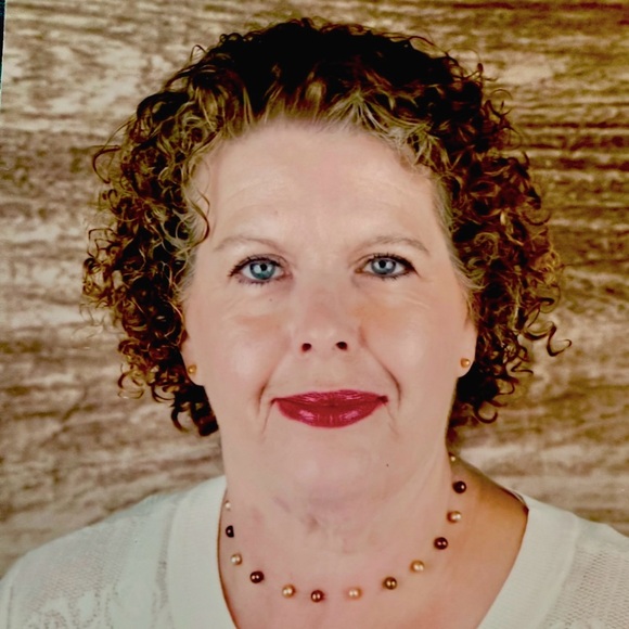 Meet your Posher, Cheyl - Picture 1 of 6